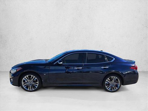Used 2019 INFINITI Q70 Luxe image 9