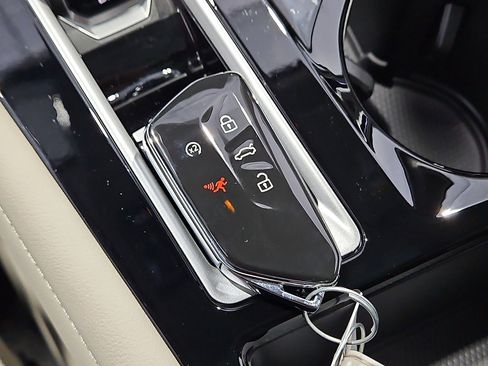 New 2026 Volkswagen Atlas SE FWD image 23