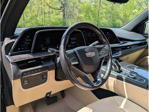 Used 2021 Cadillac Escalade ESV Premium Luxury AWD/4WD image 21