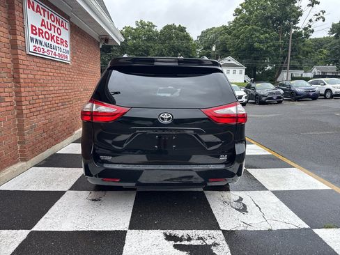 Used 2015 Toyota Sienna XLE AWD/4WD image 10