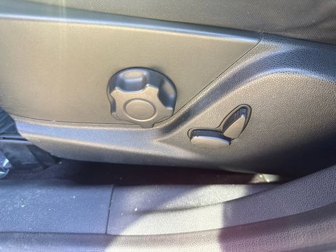 Used 2018 Ford EcoSport SE w/ SE Convenience Package image 18