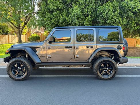 Used 2022 Jeep Wrangler Unlimited Sport AWD/4WD image 2