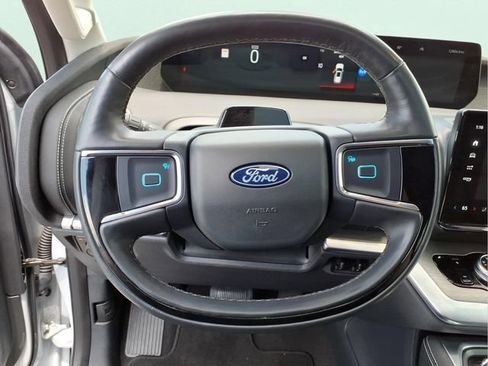 Used 2025 Ford Expedition Platinum AWD/4WD image 24