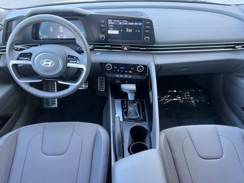 Used 2025 Hyundai Elantra Sport FWD image 15