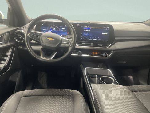 Used 2025 Chevrolet Equinox LT AWD/4WD image 17