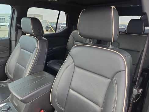 Used 2023 Chevrolet Traverse Premier w/ Redline Edition image 9