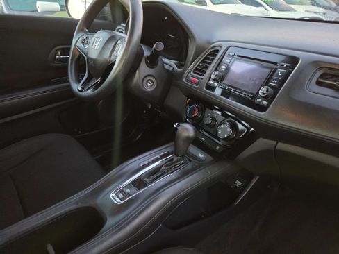 Used 2018 Honda HR-V LX image 15