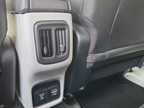 Used 2019 Jeep Compass Latitude w/ Safety & Security Group AWD/4WD image 31
