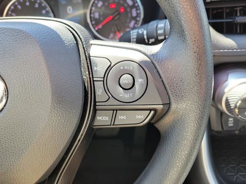 Used 2022 Toyota RAV4 XLE image 27