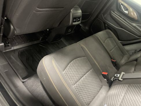 Used 2021 GMC Terrain SLE w/ Driver Convenience Package image 17