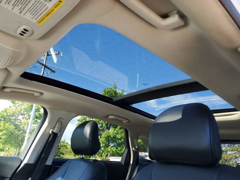 Used 2018 Ford Edge Titanium w/ Equipment Group 301A AWD/4WD image 20
