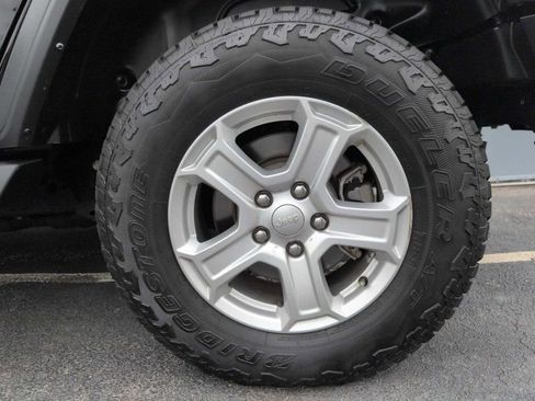 Used 2021 Jeep Wrangler Unlimited Sport AWD/4WD image 32