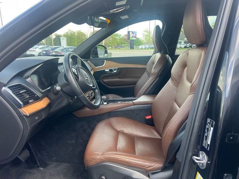 Certified 2023 Volvo XC90 B6 Plus AWD/4WD image 6
