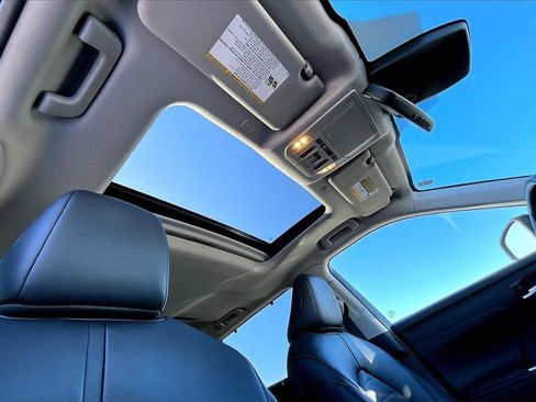 Used 2024 Toyota Highlander XLE image 20