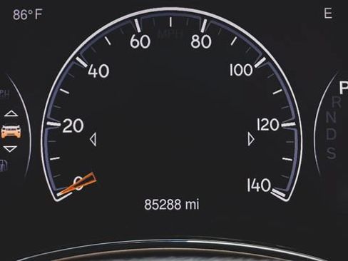 Used 2015 Jeep Grand Cherokee Altitude AWD/4WD image 7