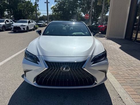 Used 2022 Lexus ES 350 Ultra Luxury w/ Accessory Package 2 FWD image 14
