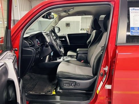 Used 2020 Toyota 4Runner SR5 image 19