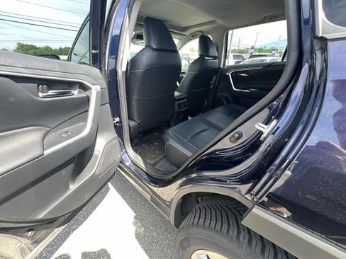 Used 2020 Toyota RAV4 XLE Premium AWD/4WD image 9