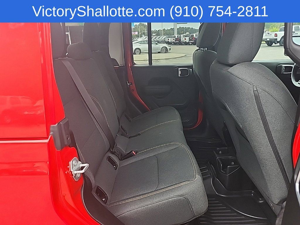Used 2025 Jeep Gladiator Sport AWD/4WD image 34