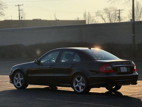 Used 2007 Mercedes-Benz E 350 4MATIC Sedan image 7