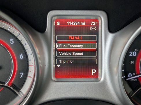 Used 2015 Dodge Journey SXT w/ Flexible Seating Group image 25