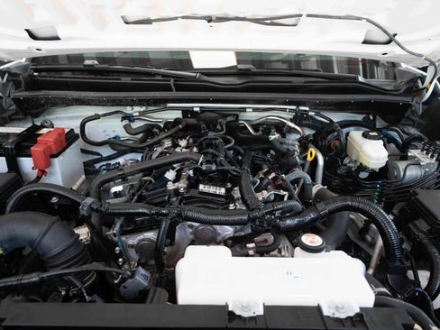 Certified 2025 Toyota 4Runner SR5 RWD image 31