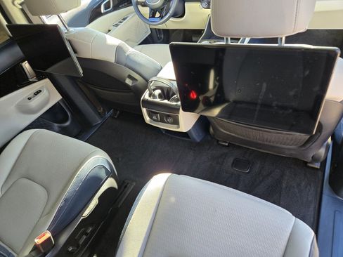 Certified 2025 Kia Carnival SX Prestige image 16