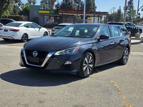 Used 2021 Nissan Altima 2.5 SV FWD image 10