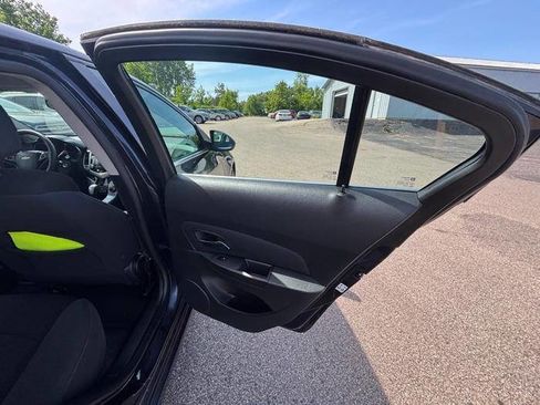 Used 2016 Chevrolet Cruze LT FWD image 25