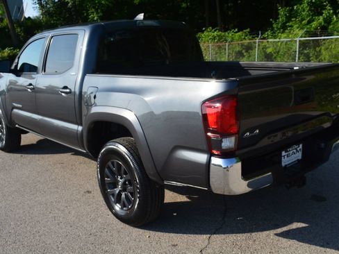 Used 2023 Toyota Tacoma SR5 AWD/4WD image 7