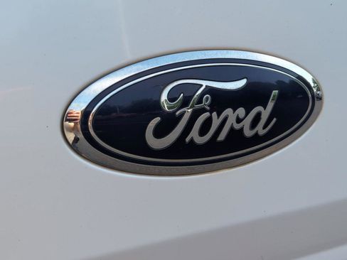 Used 2018 Ford F150 Lariat w/ Equipment Group 502A Luxury AWD/4WD image 31