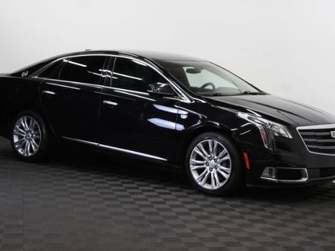 Used 2018 Cadillac XTS Luxury FWD image 1