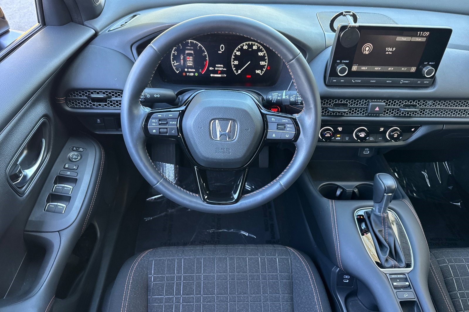 Used 2025 Honda HR-V Sport image 30