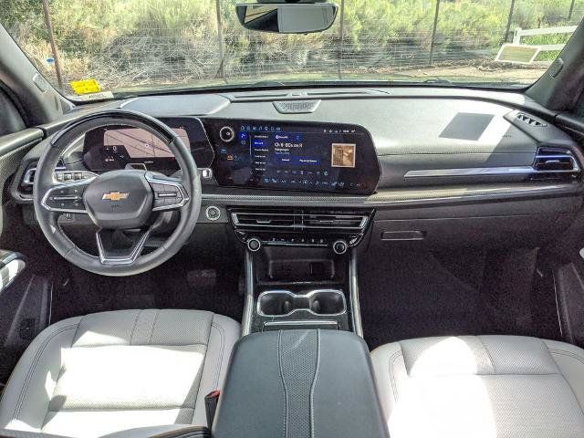 Used 2025 Chevrolet Traverse High Country FWD image 7