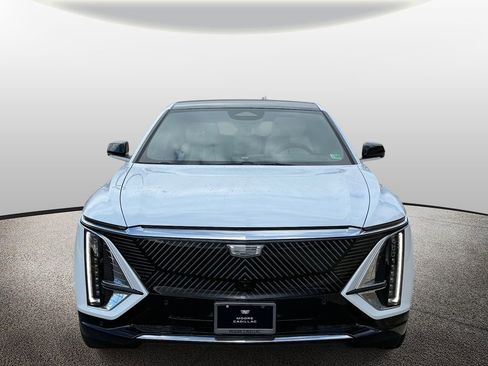 New 2026 Cadillac Lyriq Luxury AWD/4WD image 6