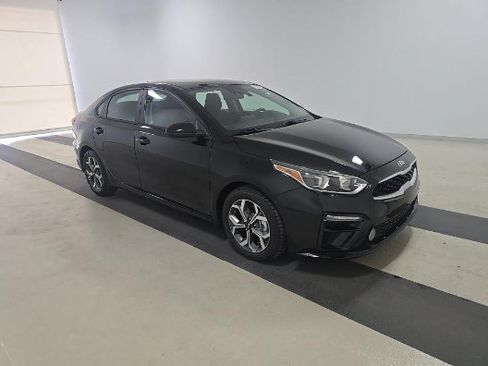 Used 2020 Kia Forte LXS FWD image 1