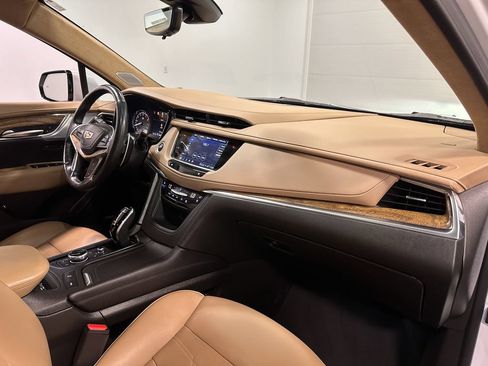 Used 2023 Cadillac XT5 Sportv w/ Platinum Package AWD/4WD image 18