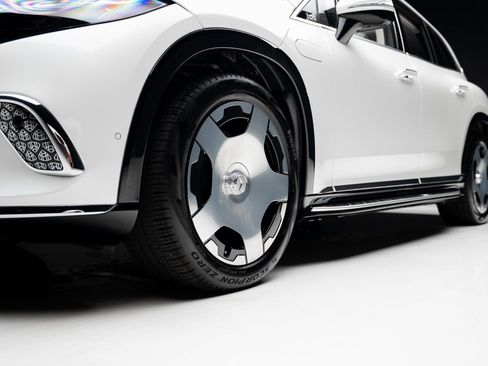 Used 2024 Mercedes-Benz Maybach EQS 680 4MATIC image 74