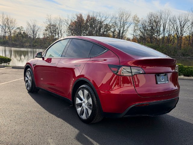 Used 2024 Tesla Model Y Long Range AWD/4WD image 10