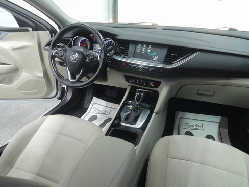 Used 2018 Buick Regal Preferred image 30