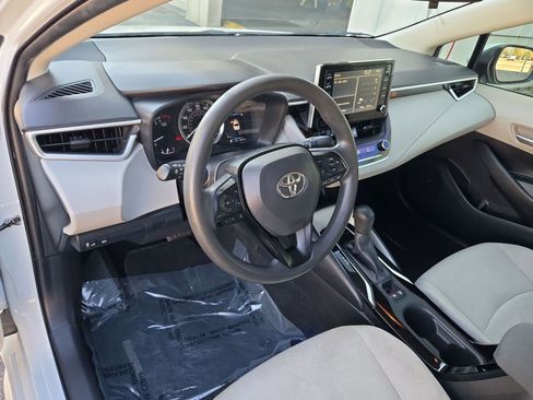 Used 2020 Toyota Corolla LE image 11