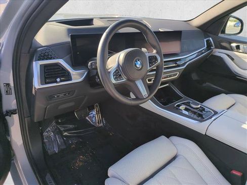 Used 2025 BMW X5 xDrive40i w/ M Sport Package AWD/4WD image 10