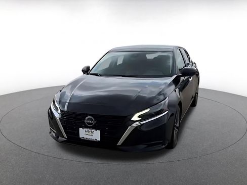 Used 2025 Nissan Altima 2.5 SV image 4