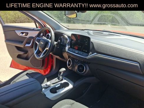 Used 2025 Chevrolet Blazer LT AWD/4WD image 31