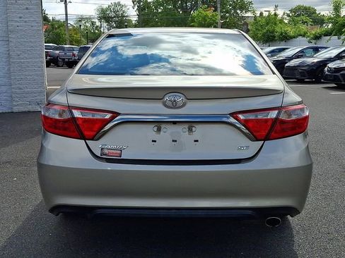 Used 2015 Toyota Camry SE FWD image 5