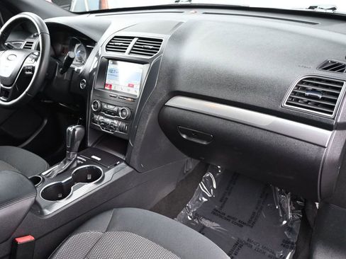 Used 2019 Ford Explorer XLT w/ Equipment Group 201A FWD image 8