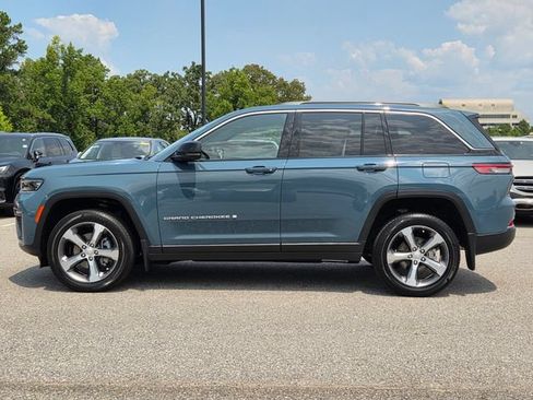 Used 2026 Jeep Grand Cherokee Limited w/ Luxury Tech Group II AWD/4WD image 2