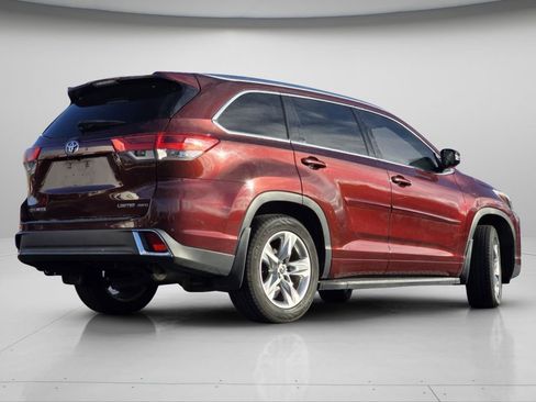 Used 2017 Toyota Highlander Limited image 9