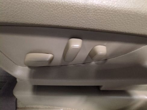 Used 2019 GMC Yukon XL SLT w/ Premium Edition image 11