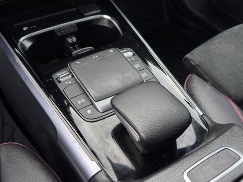 Used 2021 Mercedes-Benz GLB 250 4MATIC image 20